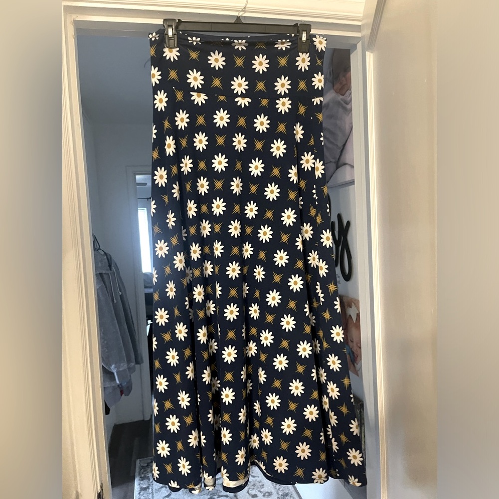 LuLaRoe Maxi Skirt size Large. Wear as strapless Dress or as Maxi Skirt